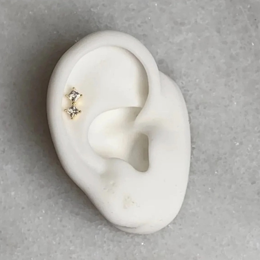 18K Gold Crystal Stacked Cartilage Earring